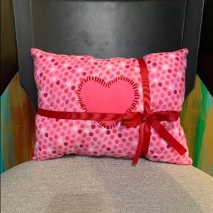 QUEEN OF HEARTS KEEPSAKE TRAVEL PILLOW